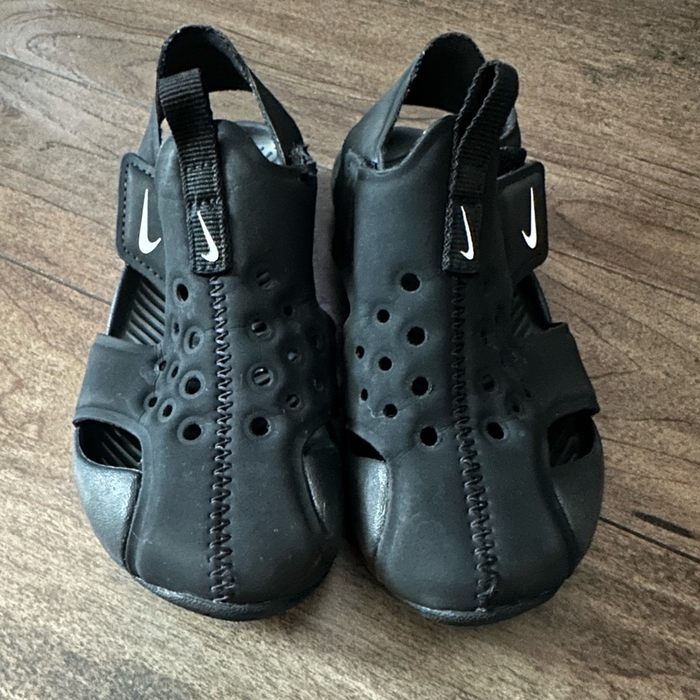 Nike sun ray protect size 9c